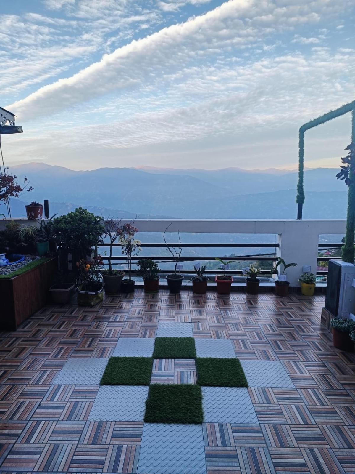 The Sunset Nest Offbeat Homestay Дарджилинг Экстерьер фото