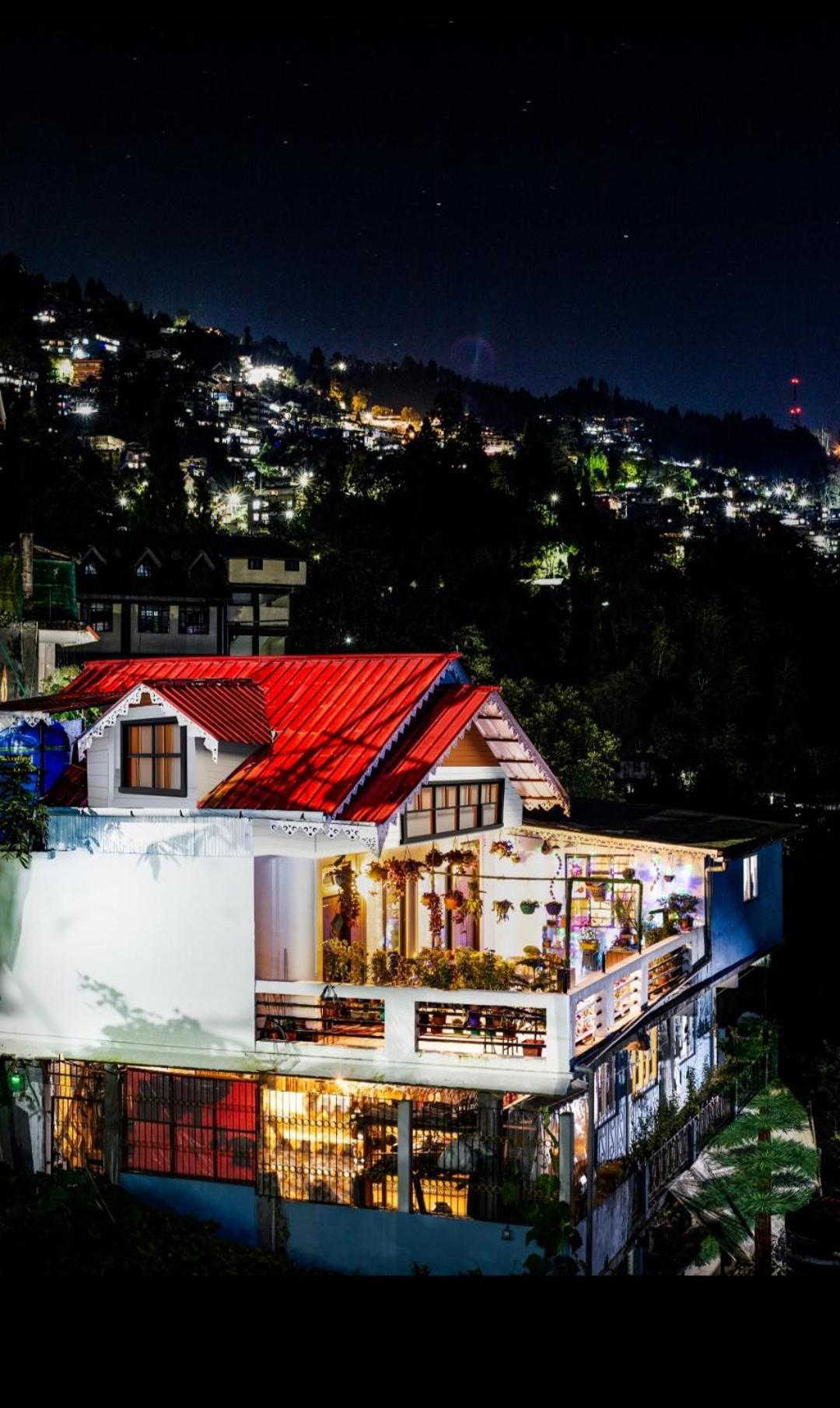 The Sunset Nest Offbeat Homestay Дарджилинг Экстерьер фото