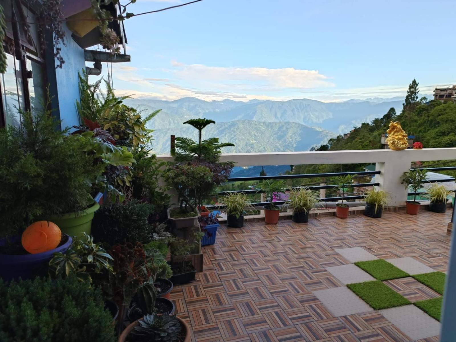 The Sunset Nest Offbeat Homestay Дарджилинг Экстерьер фото